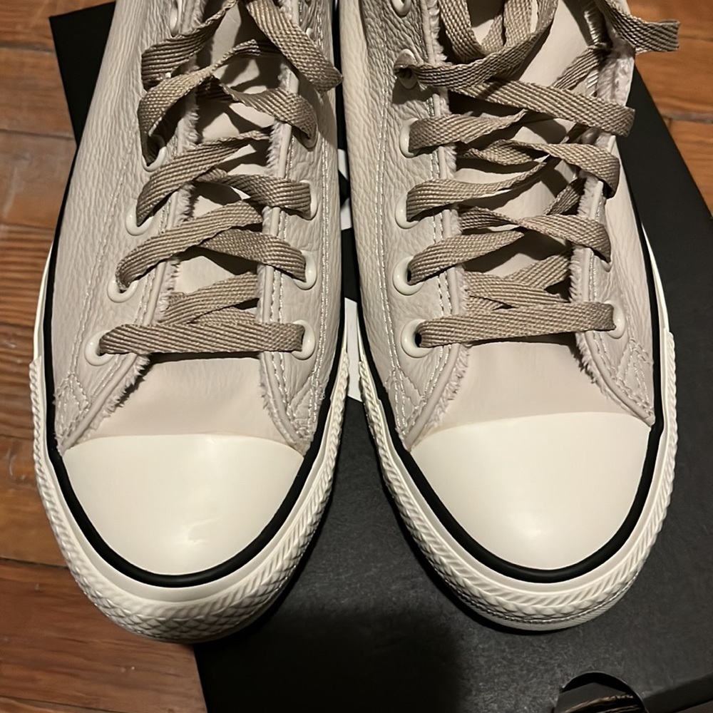 Converse - Picture 4 of 5
